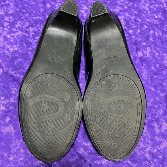 George heels - Picture 5 of 5